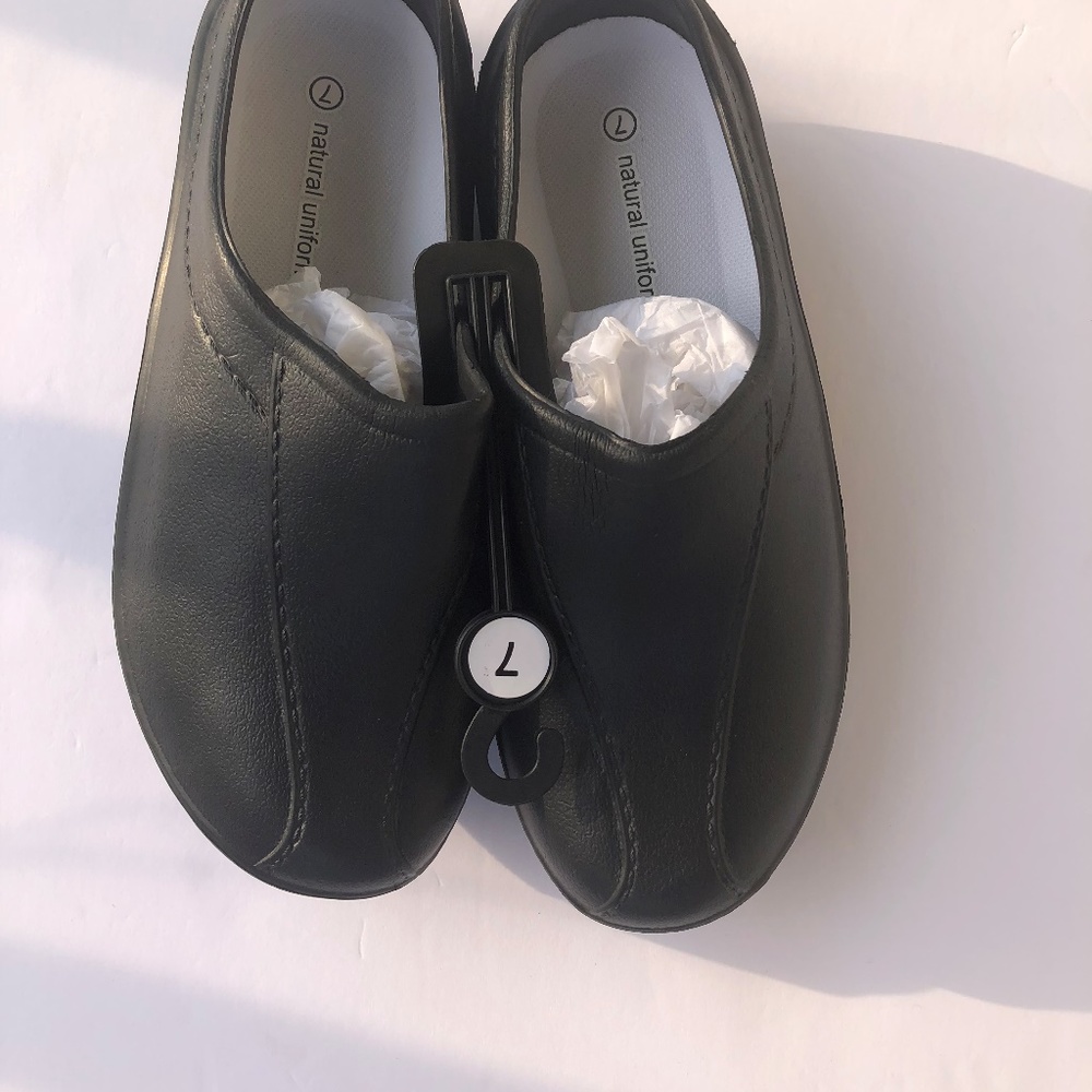 Clogs - Picture 3 of 4